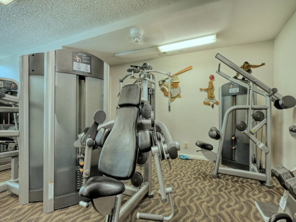 Beachfront Longboat Key Vacation Condo with Tennis Courts